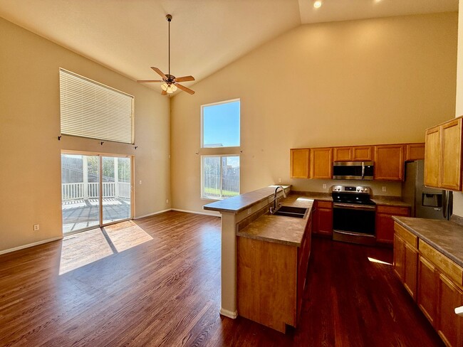 Building Photo - Spacious 4-Bedroom Home with Main level Li...