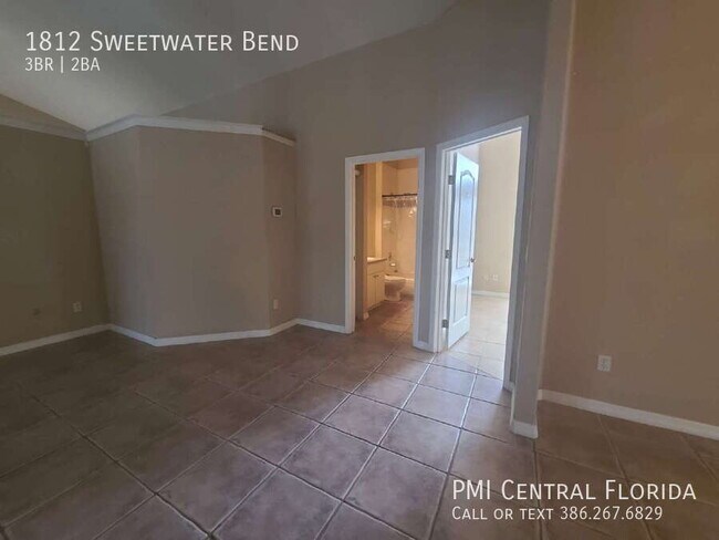 Building Photo - 1812 Sweetwater Bend