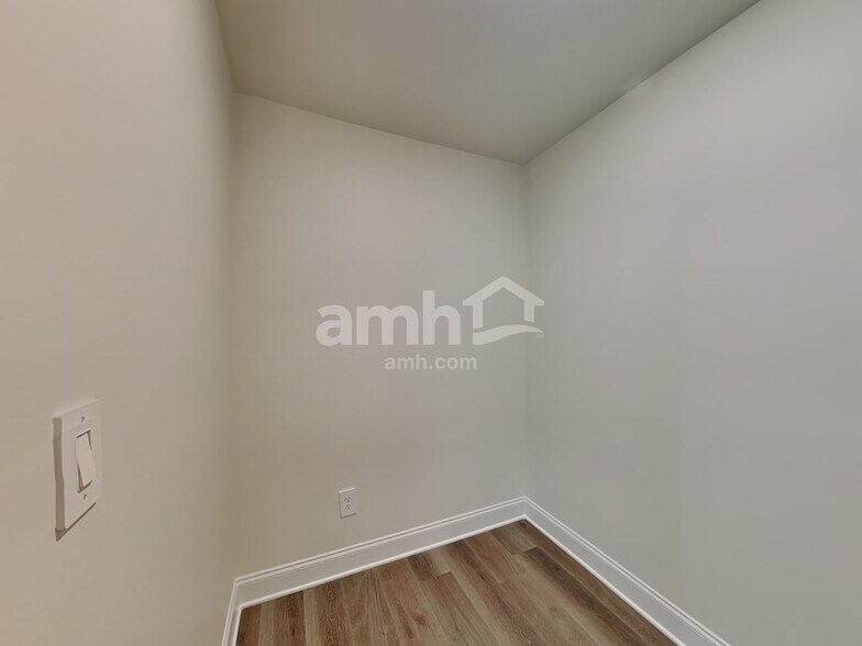 Building Photo - 3672 Creek View Cir