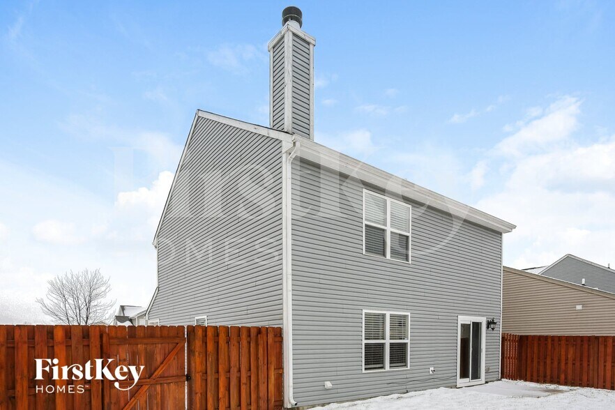 Building Photo - 8119 Rambling Rd