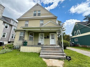 Building Photo - 44 Dover St