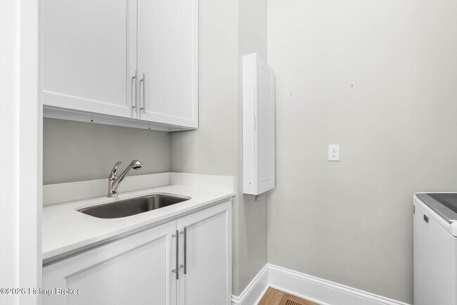 Building Photo - 6204 Moonseed St