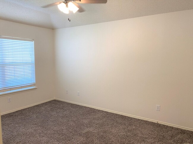 Building Photo - **BEAUTIFUL WESTCHESTER PARK HOME**