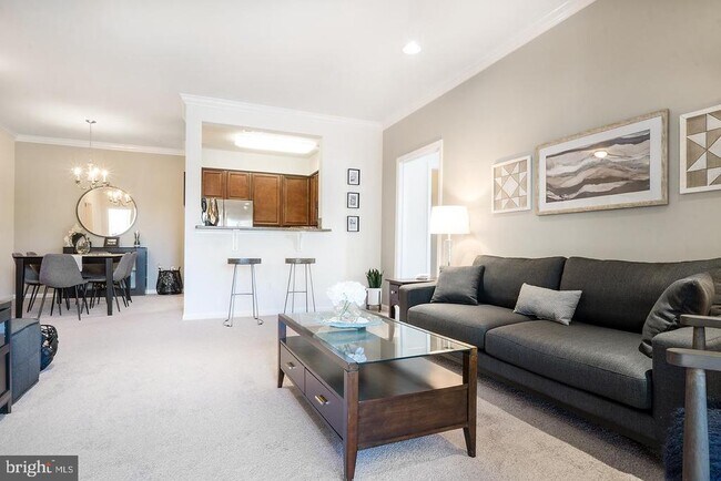 Building Photo - 1221 Sierra Dr