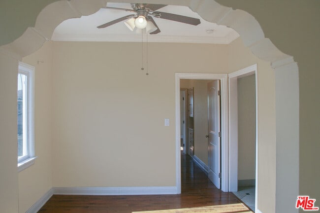 Building Photo - 6071 1/2 Pickford St