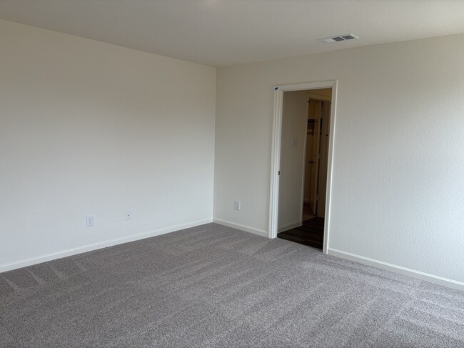 Building Photo - 1876 Purtis Crk Dr