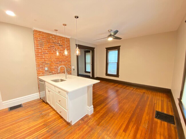 Building Photo - Mithoff St 266-268 BSS