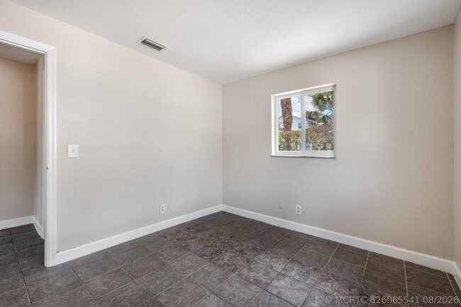 Building Photo - 3482 48th Ln S