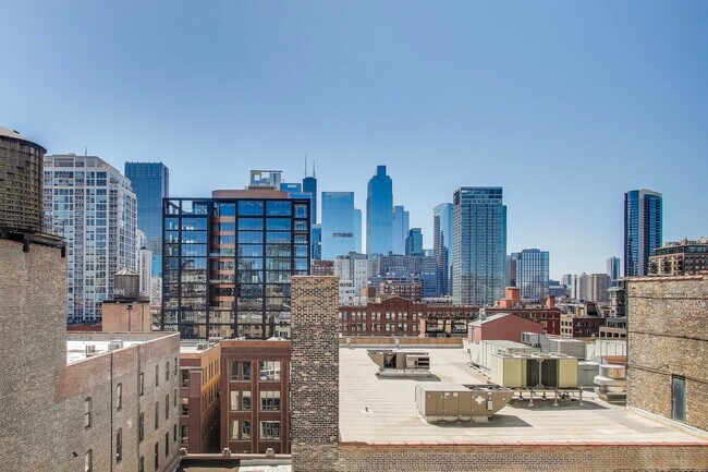 Building Photo - 757 N Orleans St