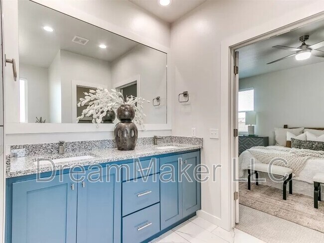 Building Photo - 2807 Clifton Ter