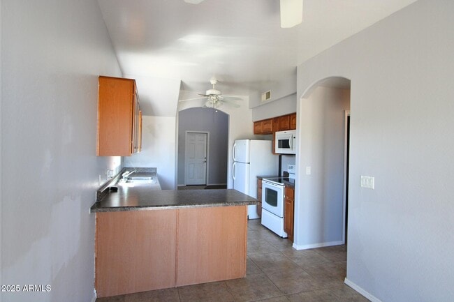 Building Photo - 15237 S Moon Valley Rd