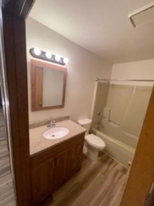 Interior Photo - Golden Sands Apartments