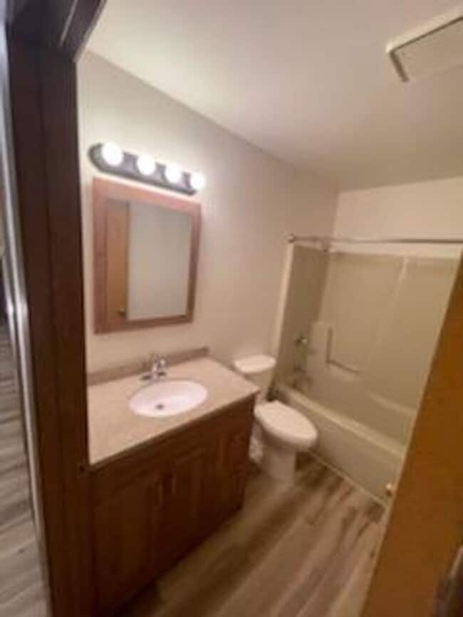 Interior Photo - Golden Sands