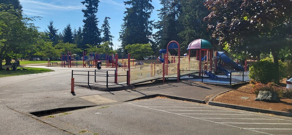 Bradely Lake Park Play Area - 806 29th Ave SE