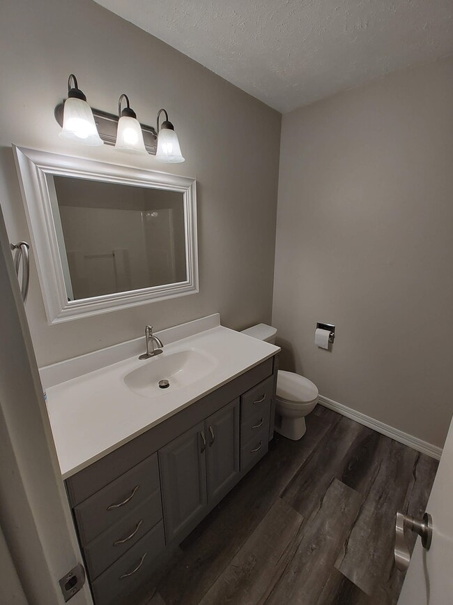 Building Photo - 2025 N 432