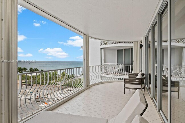 Building Photo - 10155 Collins Ave