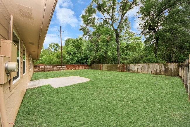 Building Photo - 6603 Brookgate Dr