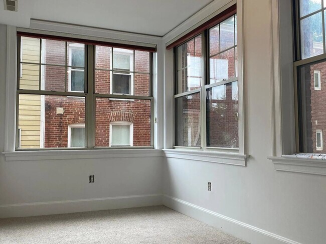 Building Photo - 3220 17th St NW