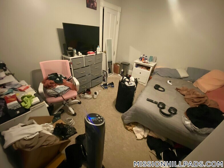 Building Photo - 880 Huntington Ave