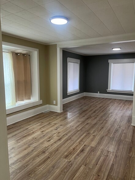 Building Photo - 902 Chicago Ave