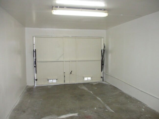 Building Photo - 1209 Vienna Ct