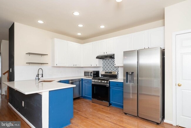 Building Photo - 3351 Beechcliff Dr