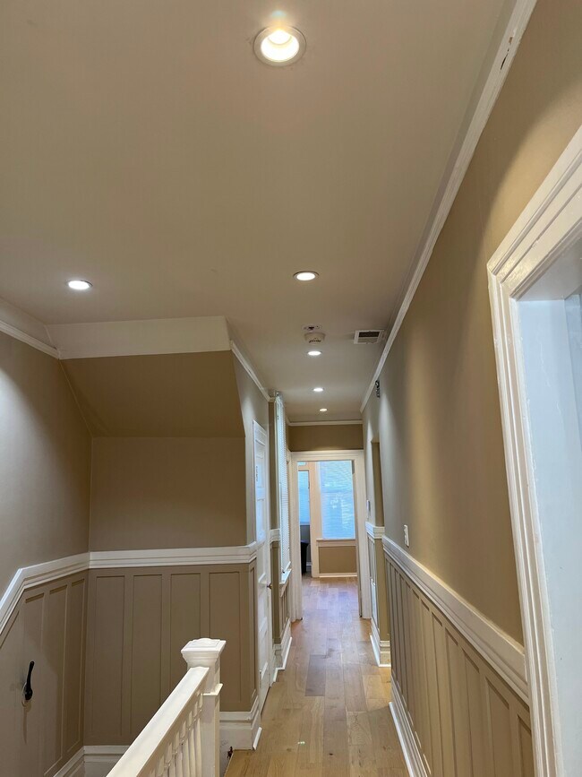 Building Photo - 445 Chestnut St