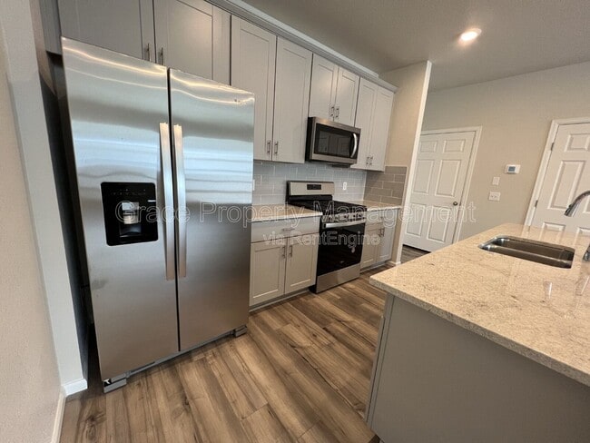 Building Photo - 12232 Creamery St