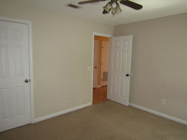 Building Photo - 1201 Desert Storm Dr