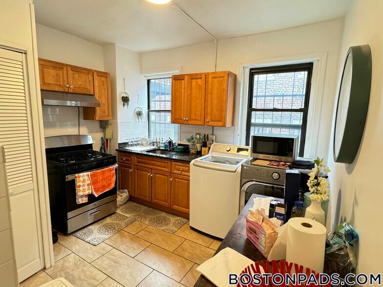 Building Photo - 871 Harrison Ave