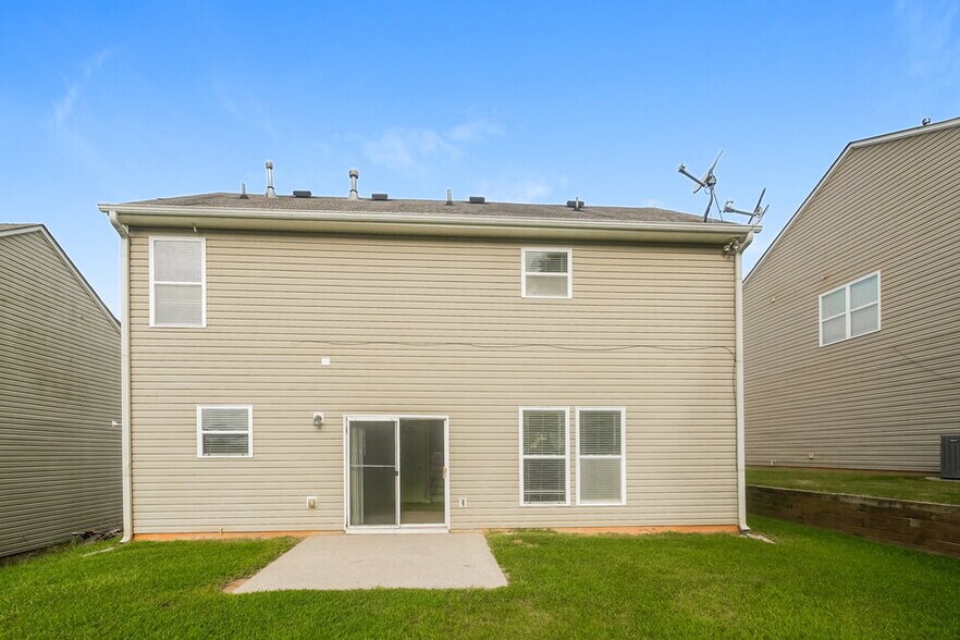 Building Photo - 216 Winterbury Dr