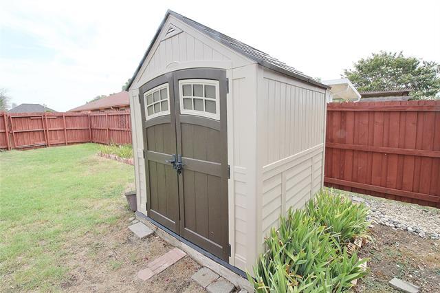 Building Photo - 906 Moore St