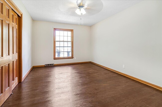 Building Photo - 318 Goodrich Dr