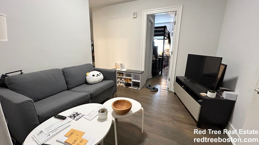 Building Photo - 81 Park Dr