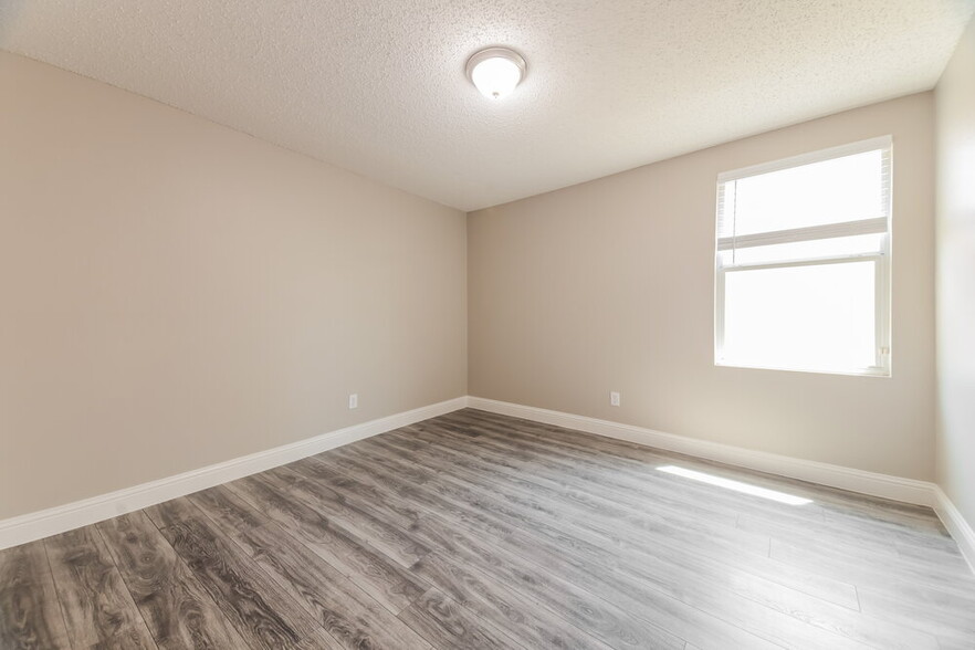 Building Photo - 16113 Windsong Ct