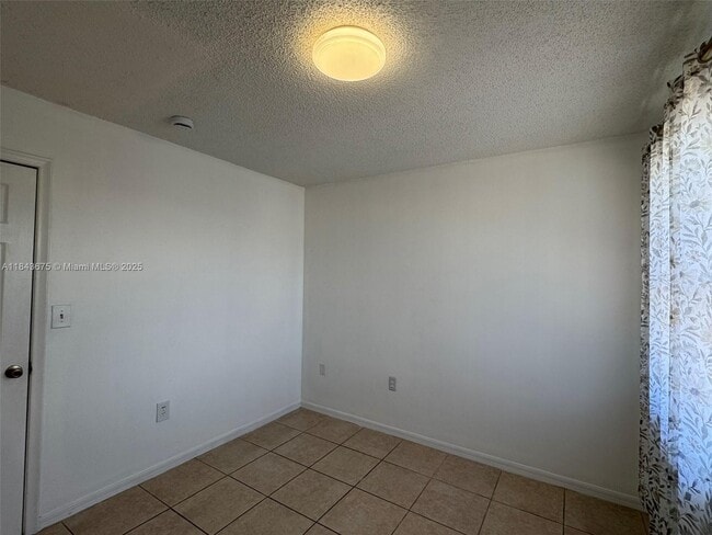 Building Photo - 2091 W 54th Terrace