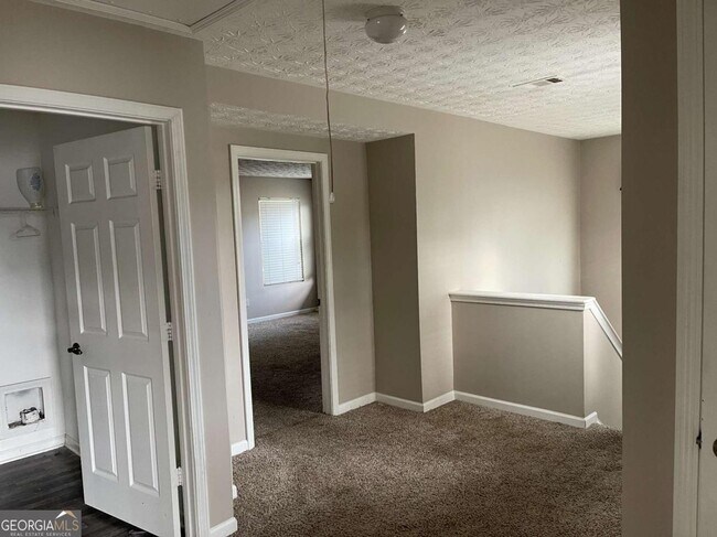 Building Photo - 5549 Sable Way