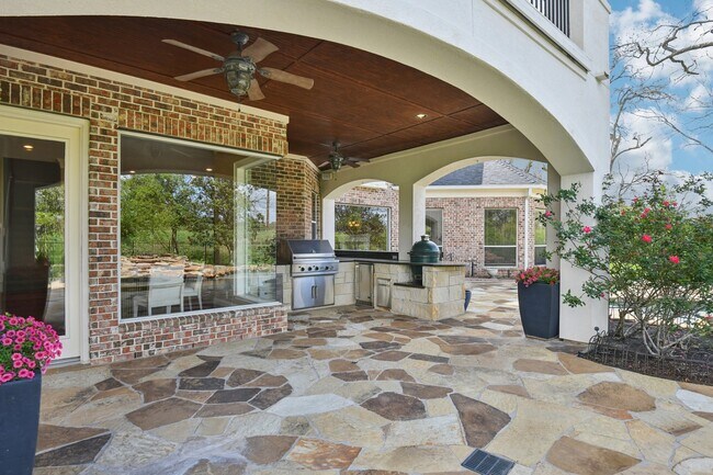 Building Photo - 2 Wilmington Ct