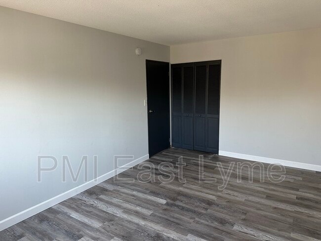 Building Photo - 292 Pequot Ave