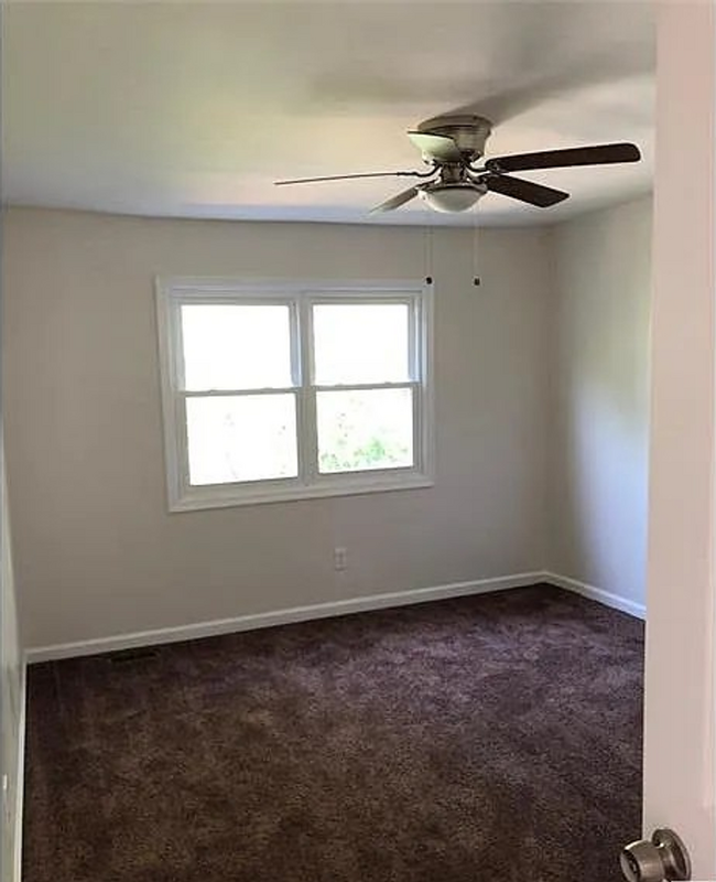 Building Photo - Immediate Move-In!!! 3 Bedroom 1.5 Bath