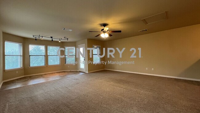 Building Photo - Stunning 3/2.5/2 Home in Fort Worth For Rent!