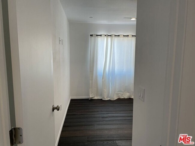 Building Photo - 2877 Gram Dr