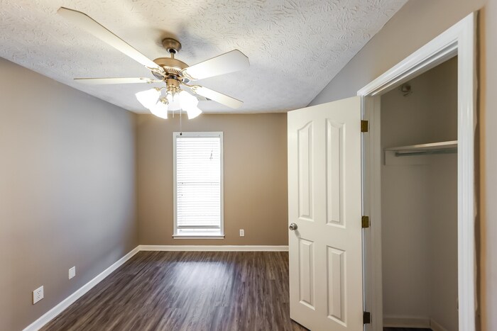 Building Photo - 1812 Aspen Way
