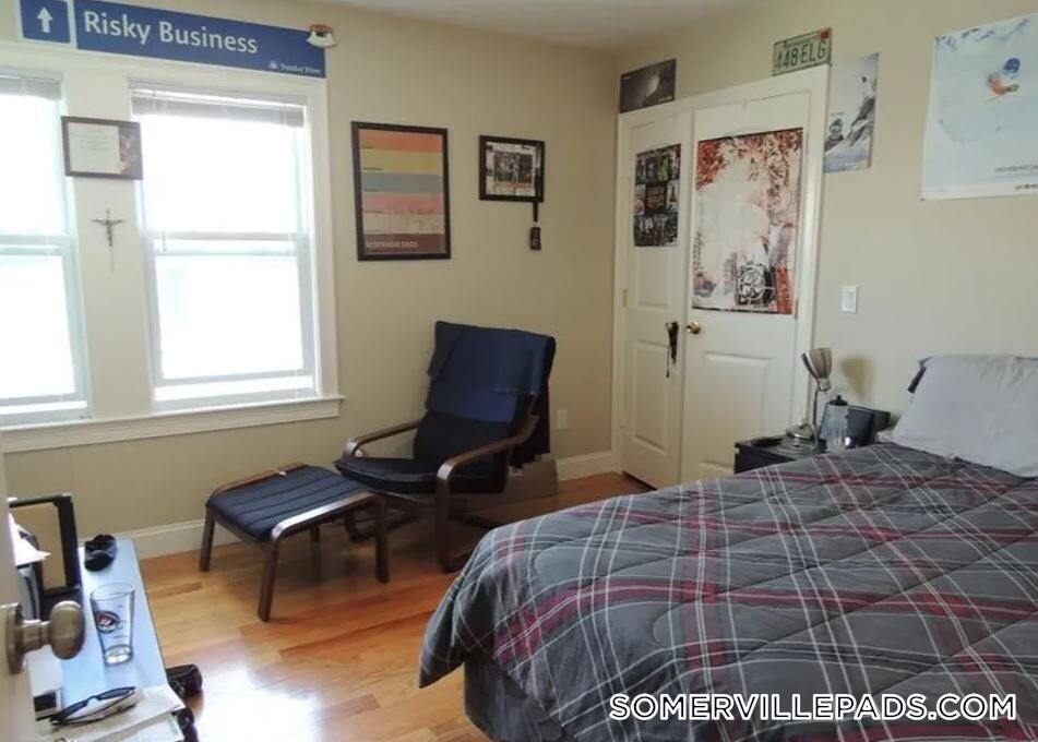 Building Photo - 27 Fairfax St