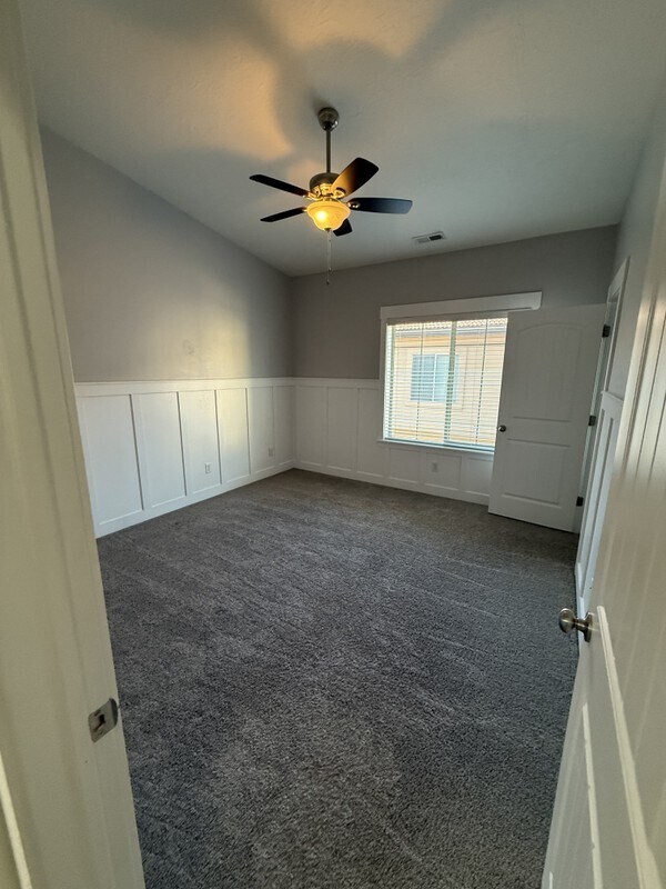 Building Photo - 5535 W Naples Dr