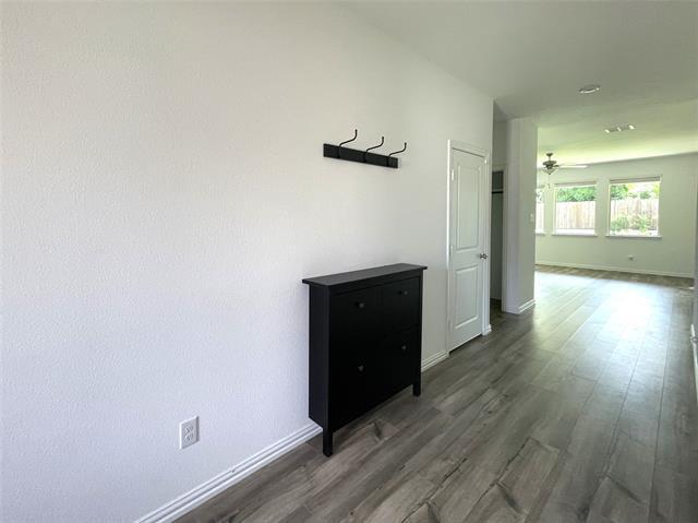 Building Photo - 1617 Roadrunner Dr