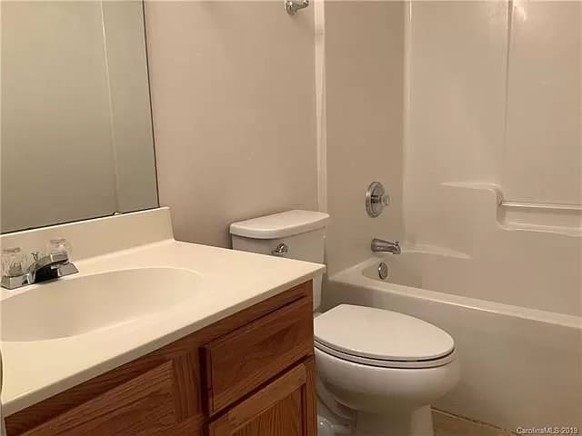 Building Photo - Room in House on Ziegler Ln