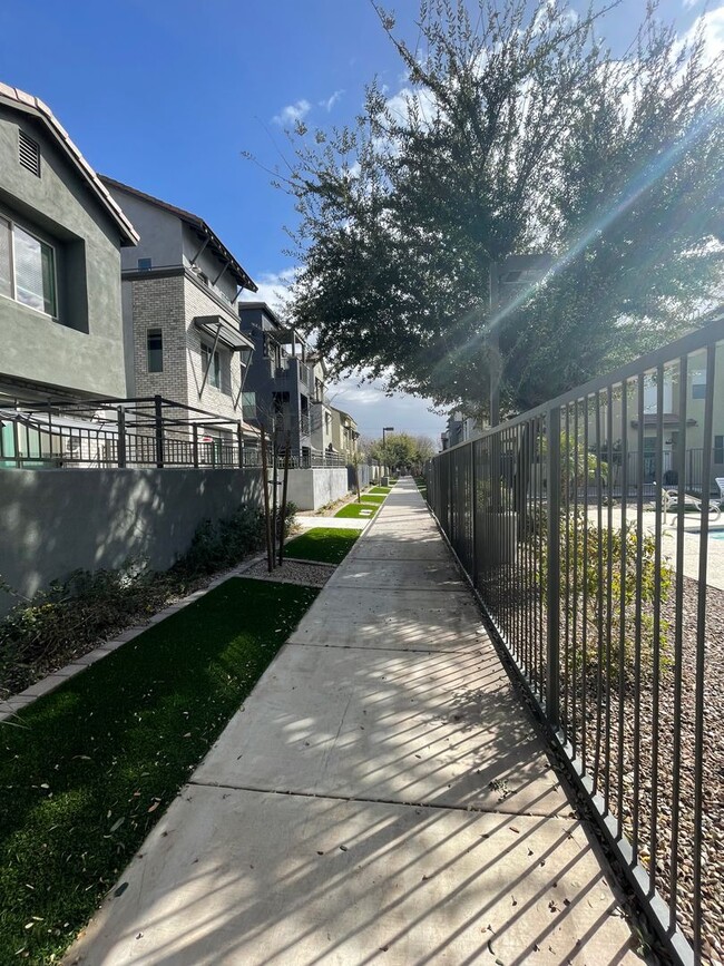 Building Photo - 300 N Gila Springs Blvd