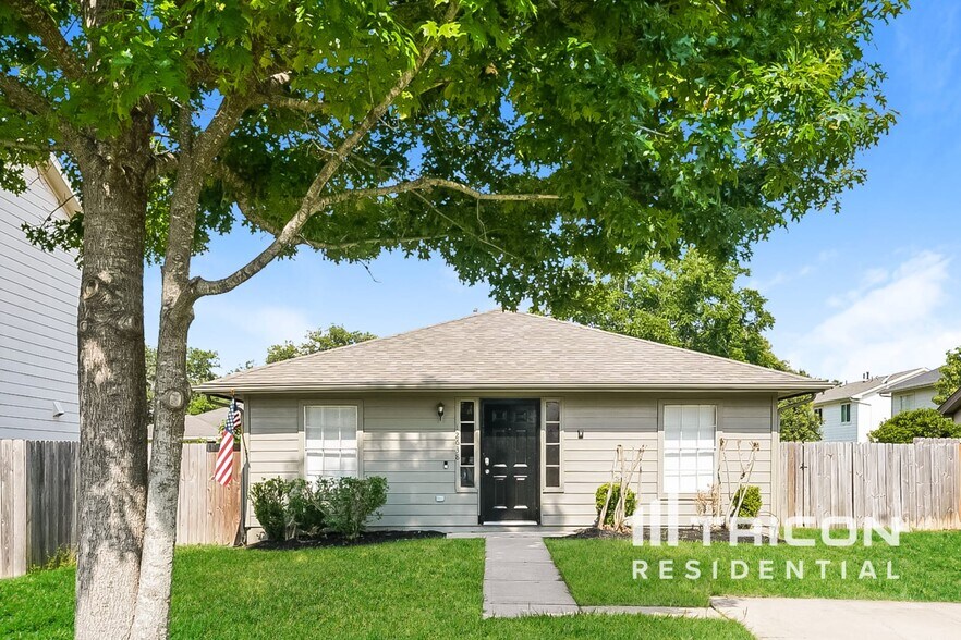 Primary Photo - 12638 Burdine St