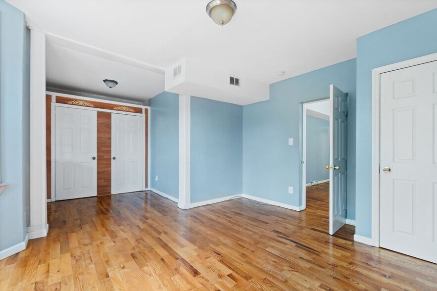 Building Photo - 14-16 Treacy Avenue, 2